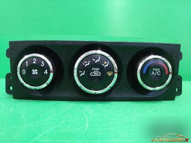 Kia Sorento 2004 — переключатель обогрева и кондиционера (блок управления климатом) 972503E000
