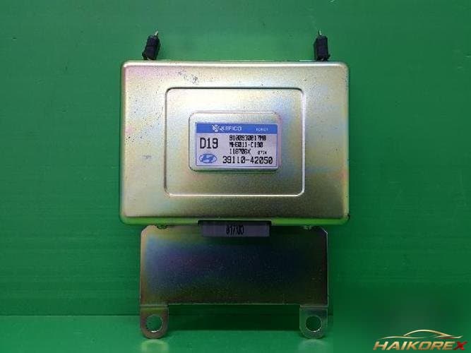 Hyundai Grand Starex 2001 — блок управления двигателем ECU 39110-42050