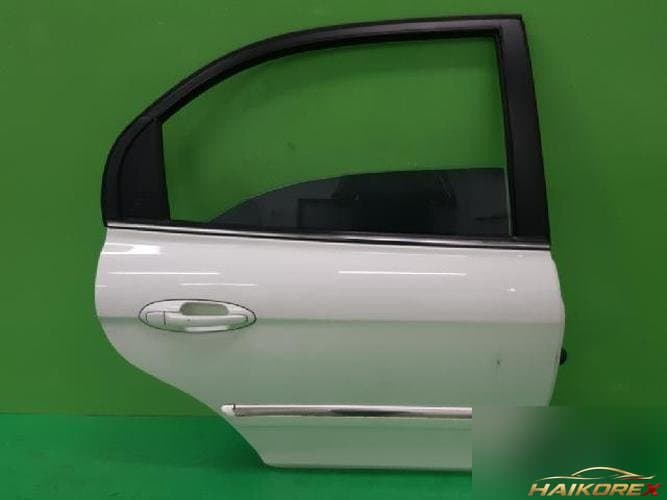 Hyundai Sonata 2002 — дверь задняя правая 770043C000