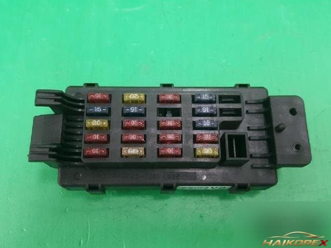 Daewoo Magnus 2001 — блок предохранителей (салонный)
