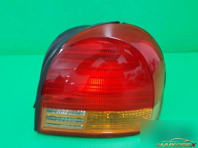 Hyundai Sonata 1999 — задний комбинированный фонарь правый (пассажирский)