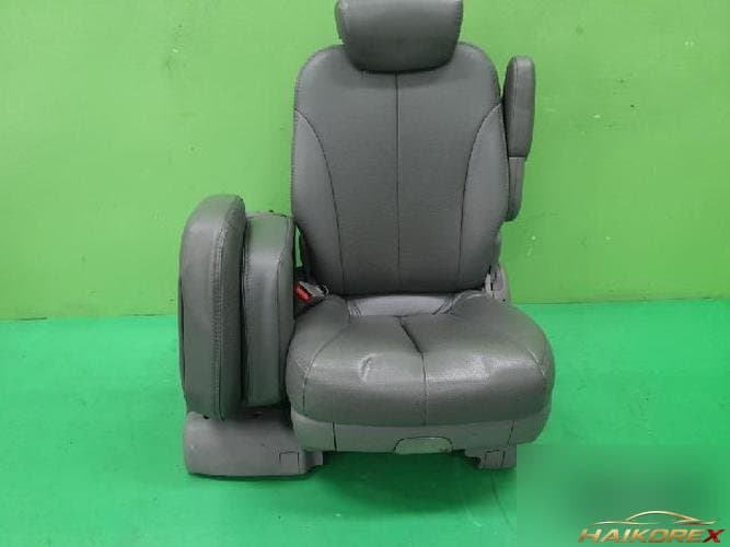 Kia Carnival 2007 — сиденье второго ряда