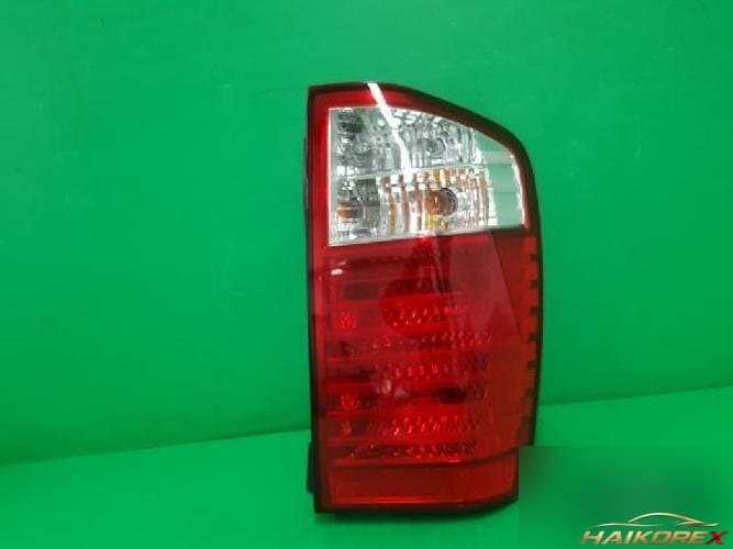 Kia Carnival 2007 — задний комбинированный фонарь правый (92402 4D000 8)