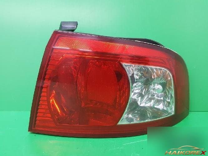 Kia Optima 2005 — задний комбинированный фонарь (правый, пассажирский) 92402 3C100