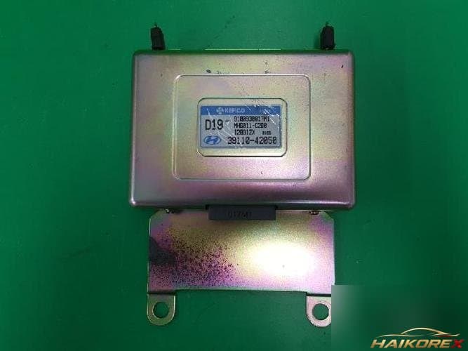 Hyundai Grand Starex 2002 — блок управления двигателем ECU 39110-42050