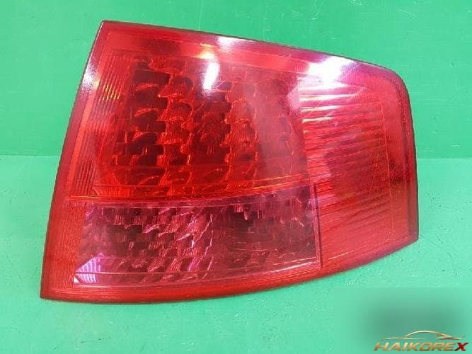 Audi A8 2005 — комбинированный фонарь задний правый 4E0 945 096C