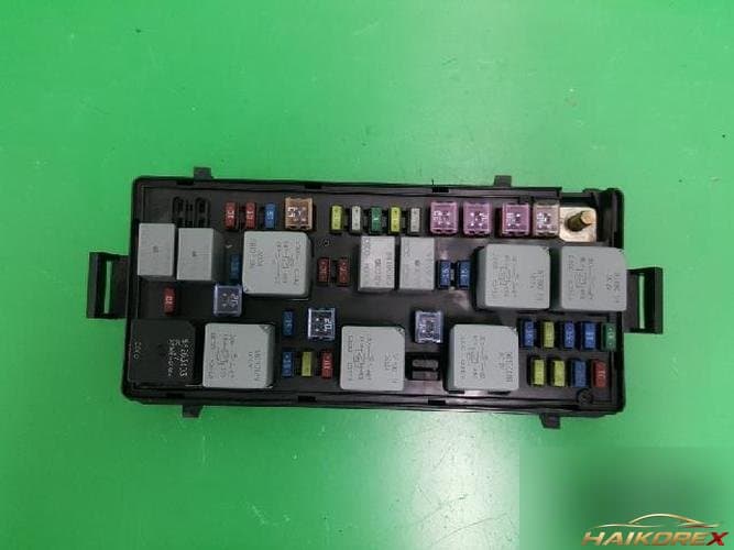 Daewoo Magnus 2005 — блок предохранителей салонный 05041D