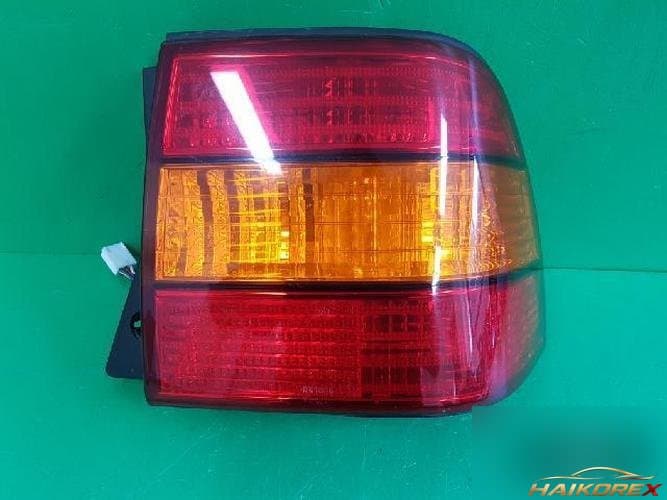 Lexus LS 1998 — комбинированный фонарь задний правый (пассажирский)