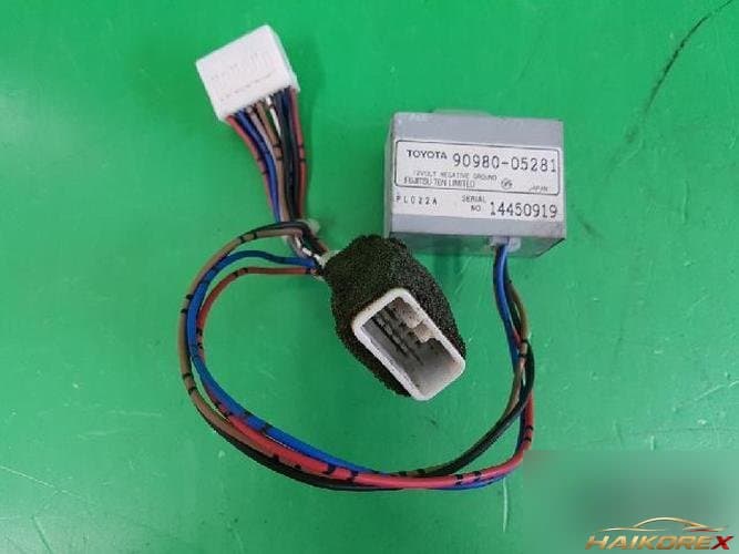 Lexus LS 1998 — прочие детали 90980 05281