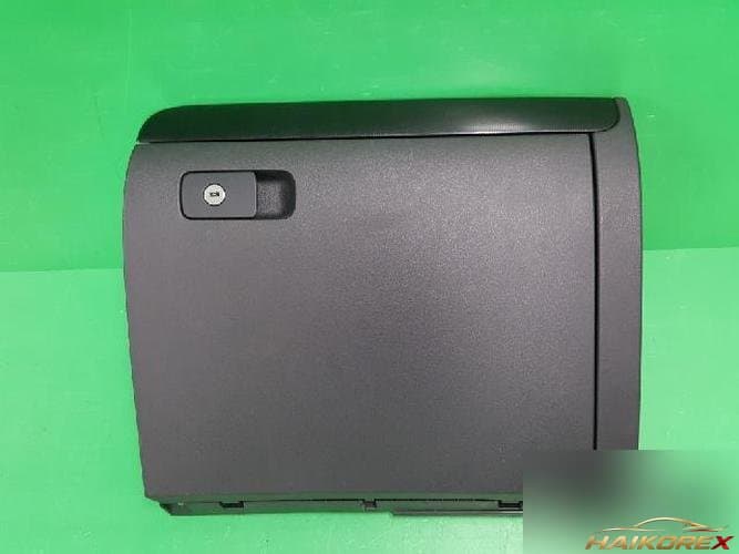 Volkswagen Jetta 2014 — бардачок 5C7857097S82V