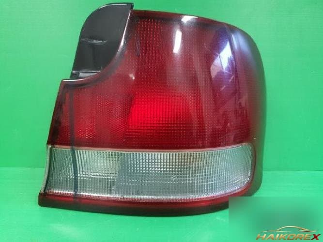 Hyundai Avante 1995 — комбинированный фонарь задний правый (пассажирский) 92402 28500