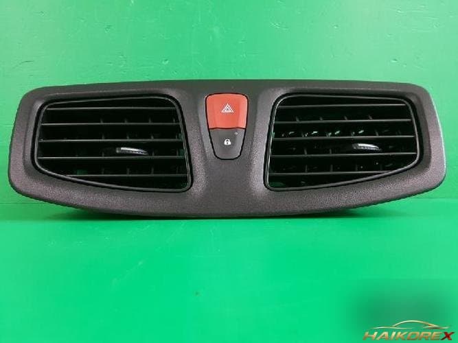 Renault SM3 2011 — приборная панель 1
