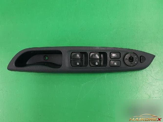 Hyundai Verna 2006 — переключатель стеклоподъёмника левый 827101E070FZ