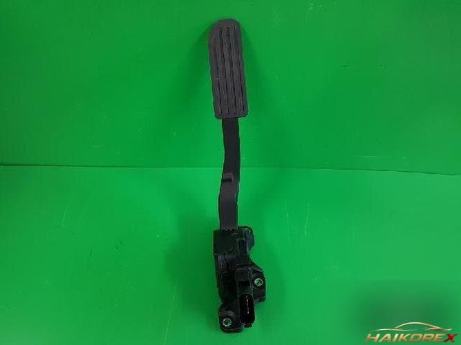 Land Rover Freelander 2010 — педаль акселератора 7G9N 9F836 FA