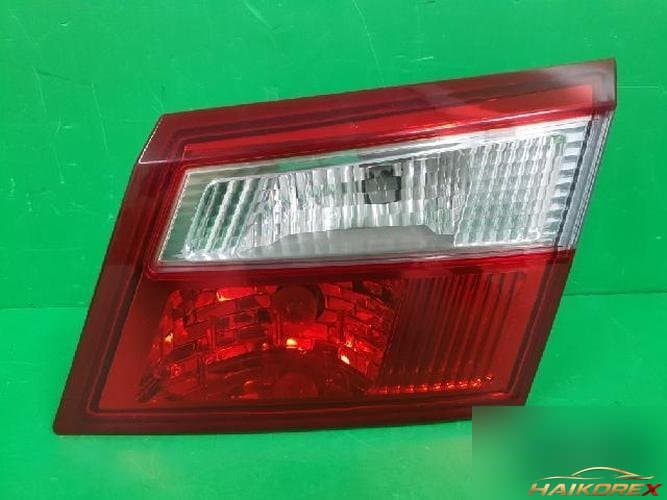 Renault SM5 2016 — задняя крышка багажника (белый) 265500030R