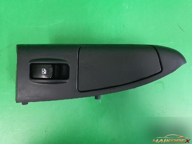 Hyundai Grandeur 2007 — переключатель стеклоподъемника правый 837603L000WK