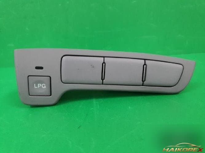 Kia Carens 2008 — кнопка LPG