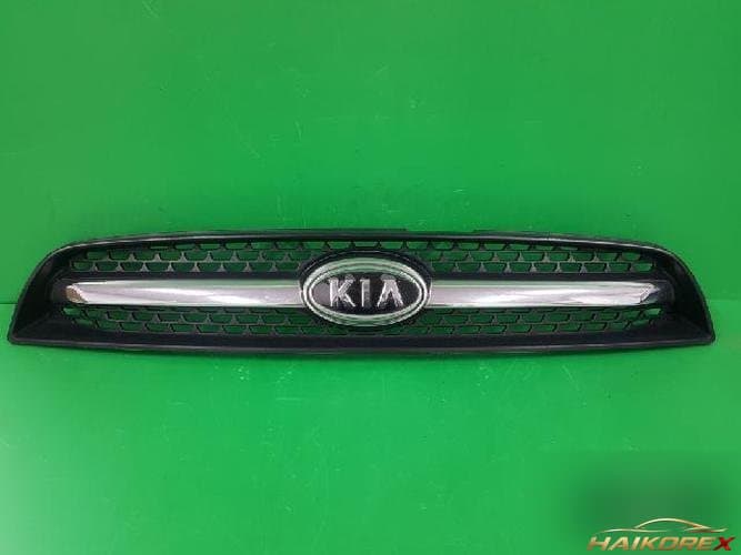 Kia Carens 2008 — решётка радиатора 86370 1D000