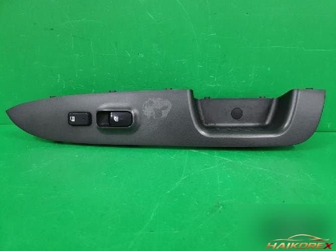 Kia Carens 2008 — выключатель стеклоподъемника правый 935751D0013W