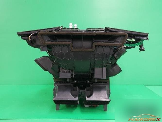Renault SM3 2011 — испаритель кондиционера/отопителя 272700051R