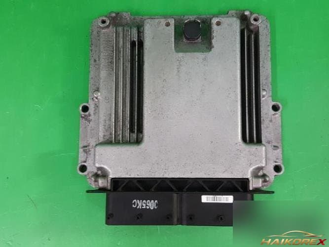 Kia Forte 2011 — блок управления двигателем ECU 39110 2BAK9