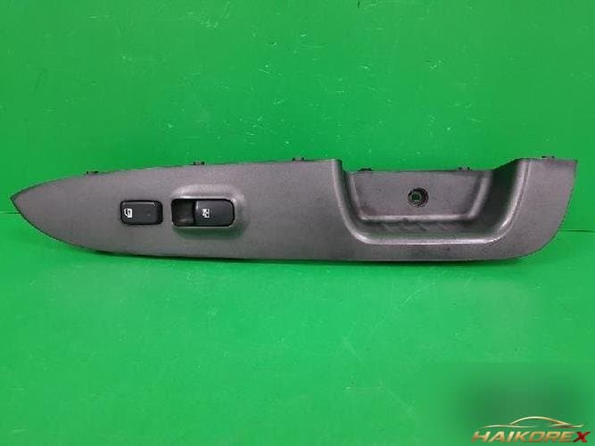 Kia Carens 2007 — выключатель стеклоподъемника правый 93575 1D0003W 1