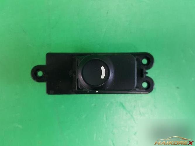 Hyundai i30 2009 — кнопка стеклоподъемника 935802L010