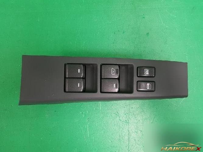 Renault SM5 2008 — кнопка стеклоподъемника 10