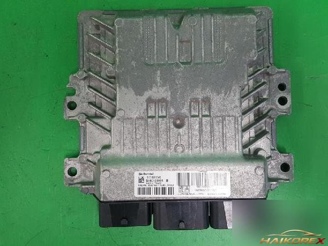 Peugeot 308 2013 — блок управления двигателем ECU 9801622880