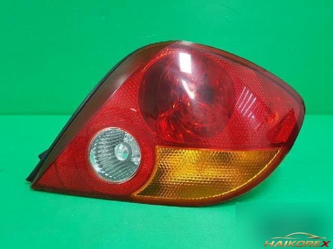 Hyundai Tuscani 2002 — комбинированный задний фонарь правый (пассажирский) 92402 2C000