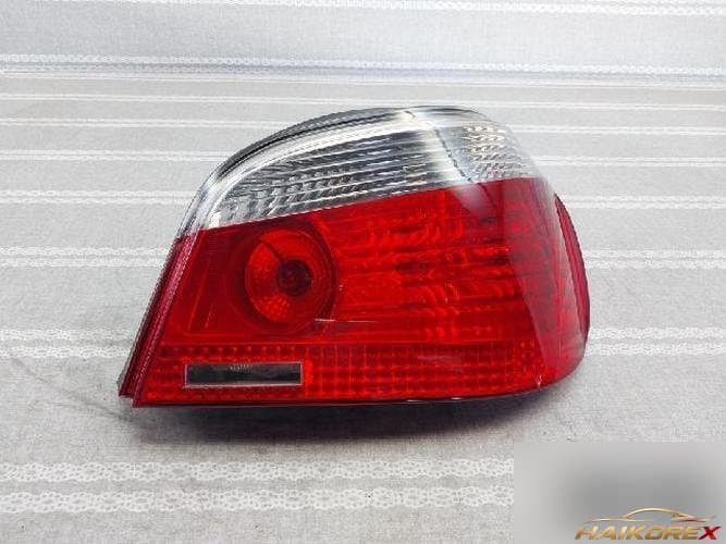 BMW 5 Series 2005 — задний комбинированный фонарь правый