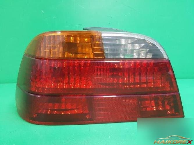 BMW 2000 — комбинированный фонарь задний левый (сторона водителя)