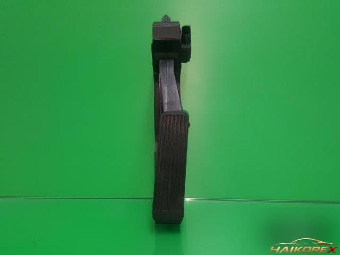 Mercedes-Benz S-Class 2008 — педаль акселератора A2203000104