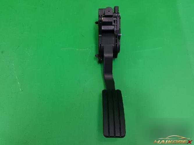 Renault SM5 2011 — педаль акселератора 180050001R