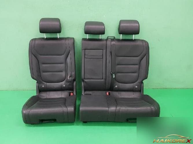 Volkswagen Touareg 2012 — сиденье второго ряда