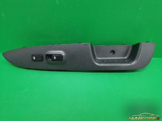 Kia Carens 2008 — кнопка стеклоподъемника правая 93575 1D0003W