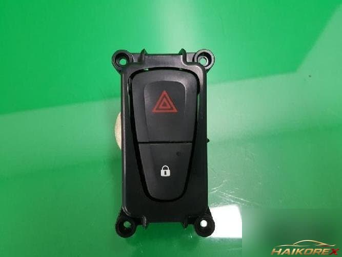 Renault SM7 2012 — кнопка аварийной сигнализации