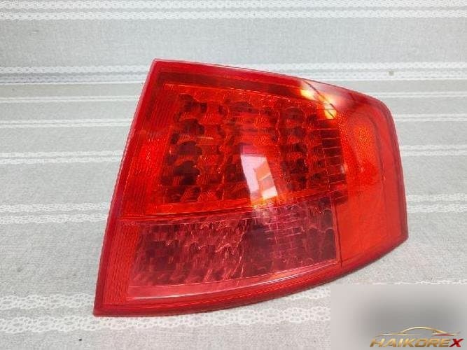 Audi A8 2006 — комбинированный фонарь задний правый 4E0 945 096 D