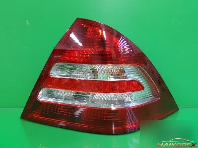 Mercedes-Benz C-класс 2005 — фонарь задний правый (комбинированный) 2038202064