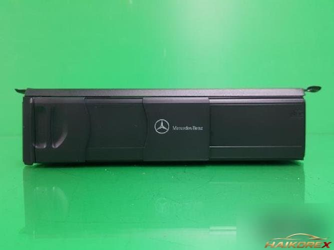 Mercedes-Benz C-Class 2005 — прочие детали A2208274642