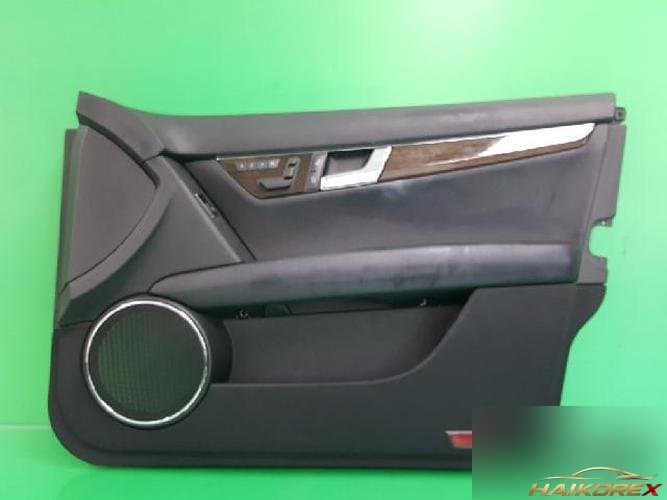 Mercedes-Benz C-класс 2009 — обивка передней двери правая 2045402510
