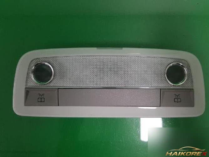 Mercedes-Benz C-Class 2009 — салонный светильник A2048204901