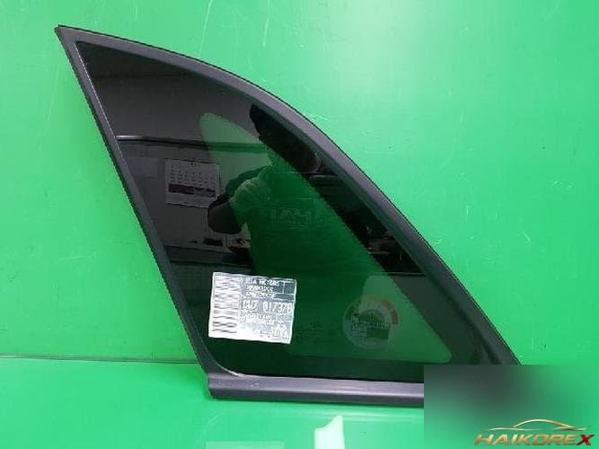 Kia Sorento 2010 — стекло 87810 2P100