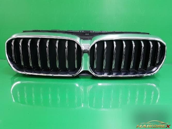BMW 5 Series 2021 — решётка радиатора 5A218F3 02