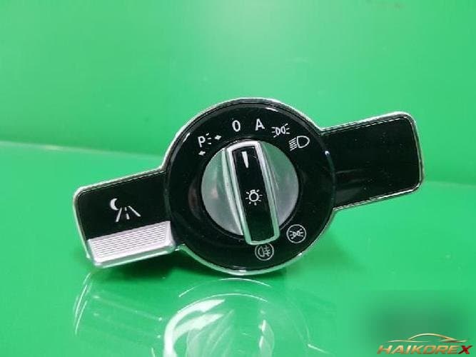 Mercedes-Benz S-Class 2011 — кнопка регулировки яркости