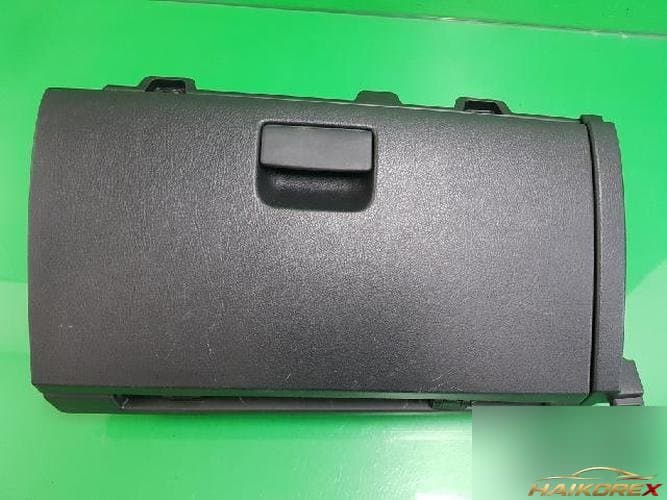 Kia Sorento 2011 — бардачок 845102P000VA