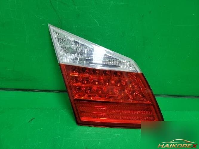 Hyundai Genesis 2008 — накладка задней двери левая 924033M000