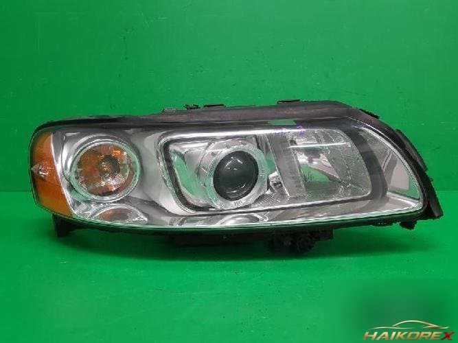 Volvo S60 2009 — фара правая 31111181