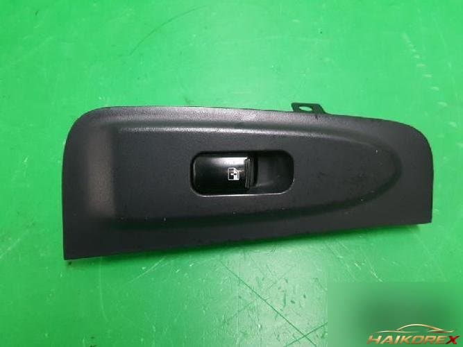 Hyundai Grandstarex 2008 — кнопка стеклоподъемника 2