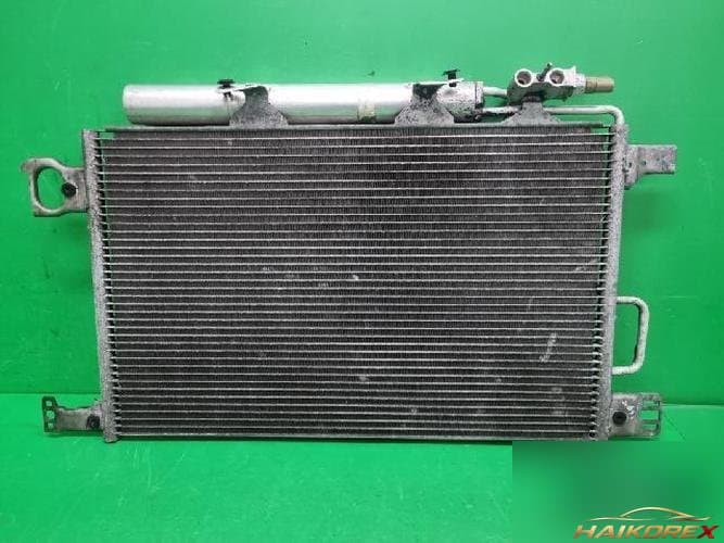 Mercedes-Benz C-Class 2006 — конденсор кондиционера A2035000854